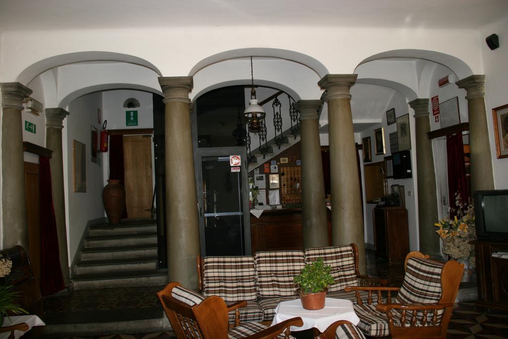 Hôtel Tre Fiumi à Ronta Extérieur photo